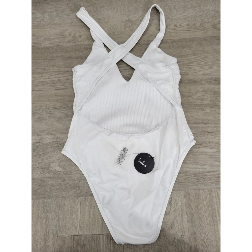 Lulus One Piece Swimsuit Women's Large White Sleeveless NWT Beach Pool